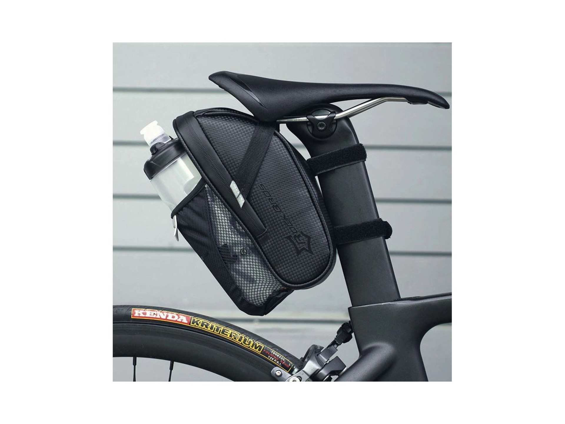 Rockbros C7-1 waterproof bicycle bag with saddle mounting 1.5l - black