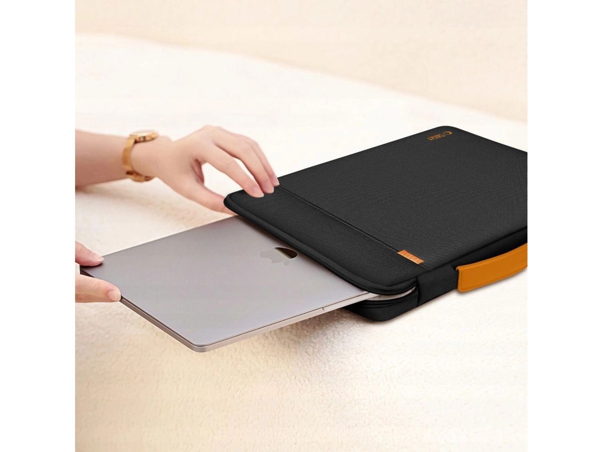 Bolsa para laptop Tech-Protect Defender RS ??13-14 - Preta