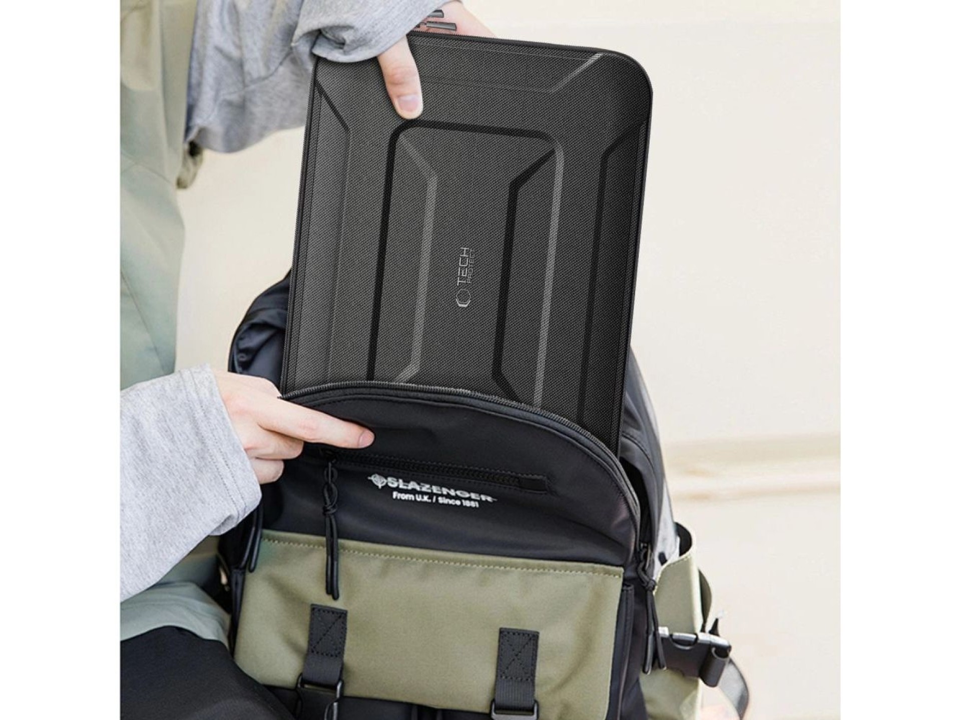 Capa tática para laptop Tech-Protect Ranger-X de 13-14" - Preta