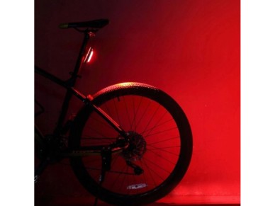 Rockbros A54BK Luz Traseira para Bicicleta + Micro USB - Cabo USB-A - Preto