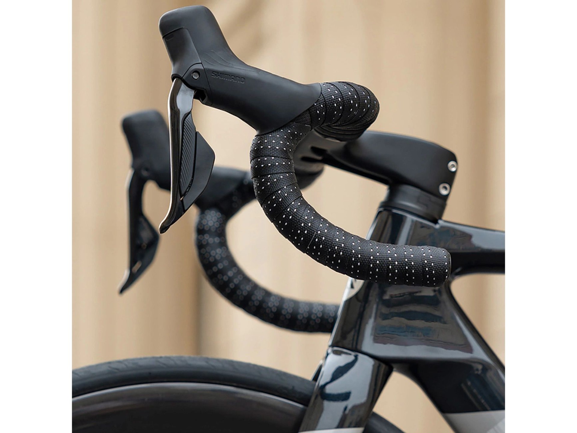 Fita de guidão Rockbros de silicone perfurada - preta