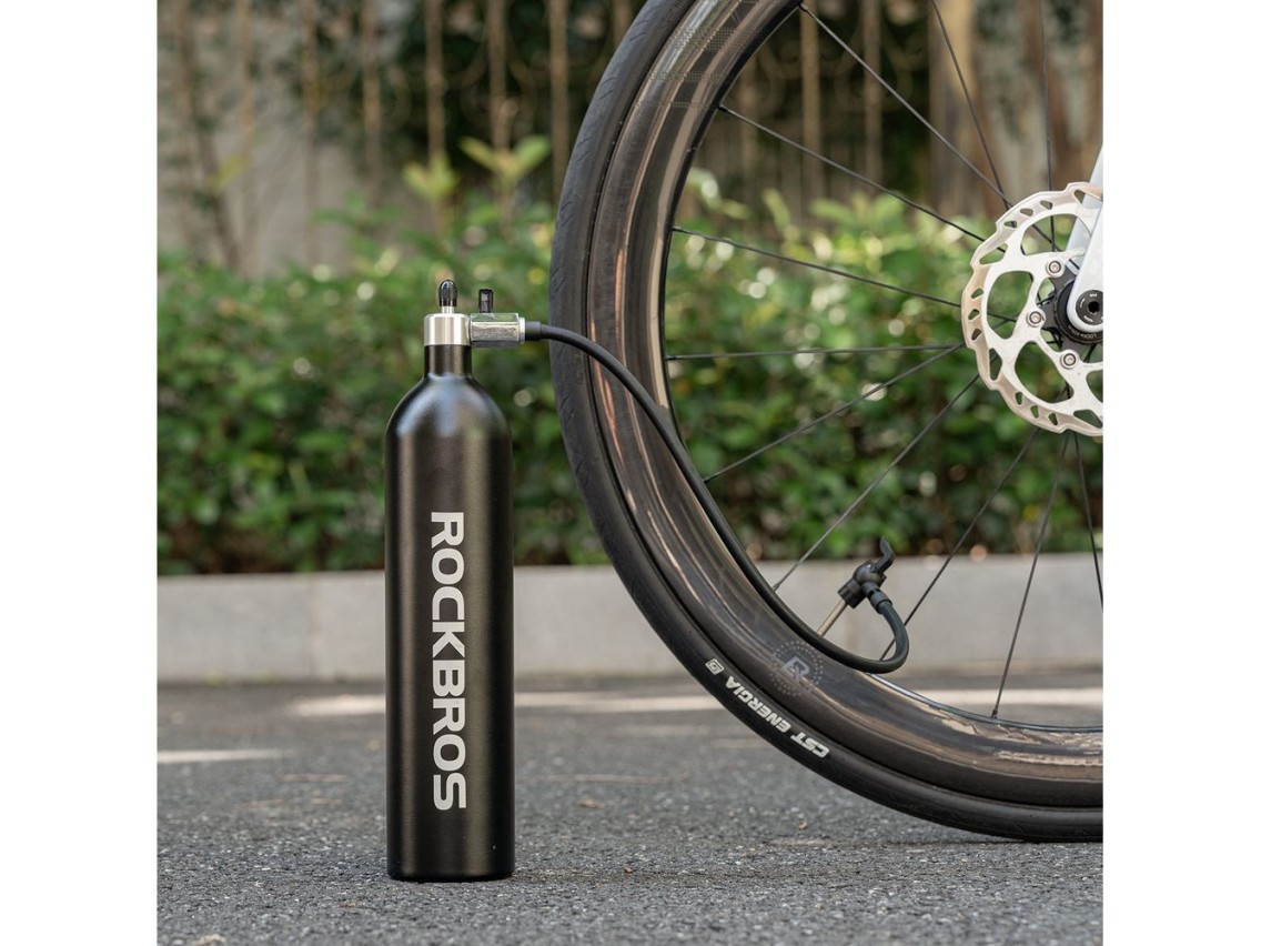 Inflador de pneus sem câmara Rockbros 200 PSI 1,2 l - Preto