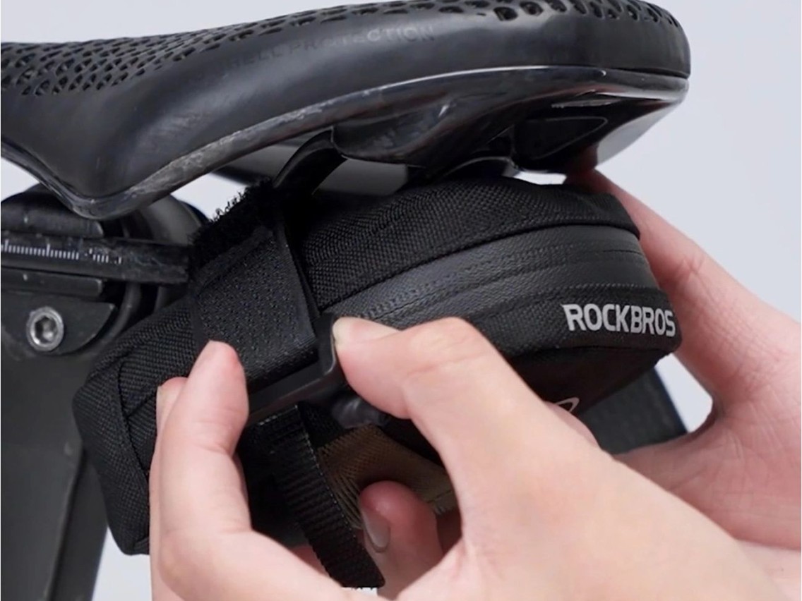 Bolsa de sillín Rockbros Mini con soporte para cartuchos de CO2 - Negro/Verde