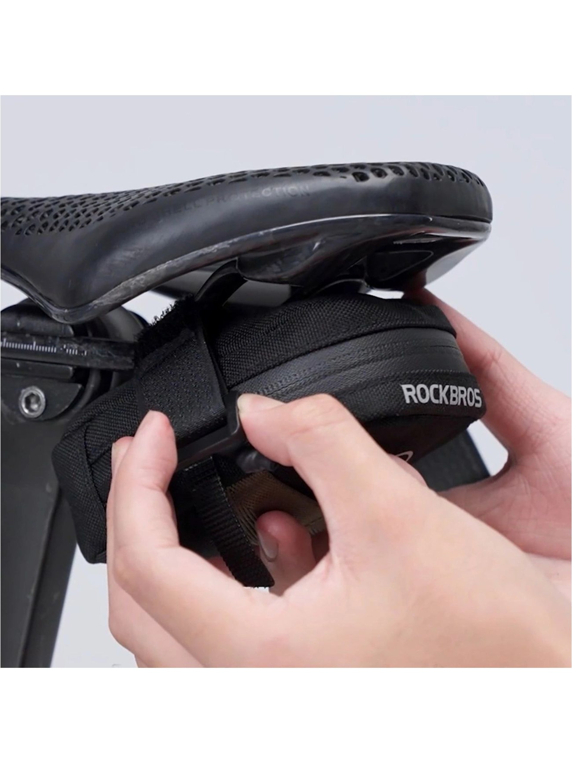 Bolsa de sillín Rockbros Mini con soporte para cartuchos de CO2 - Negro/Verde