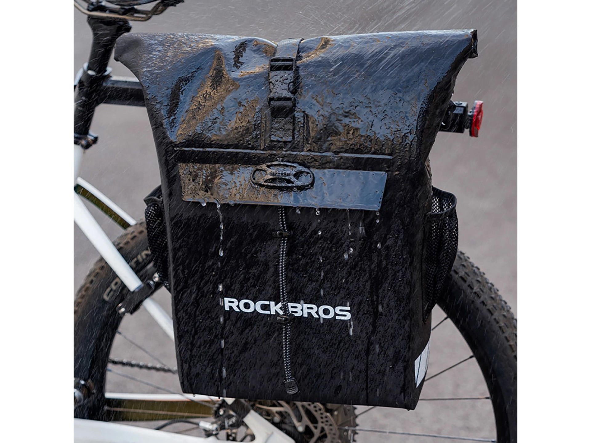 Rockbros Bolsa para Bicicleta com Função de Mochila, Impermeável, com Fixação para Capacete 18L - Pr