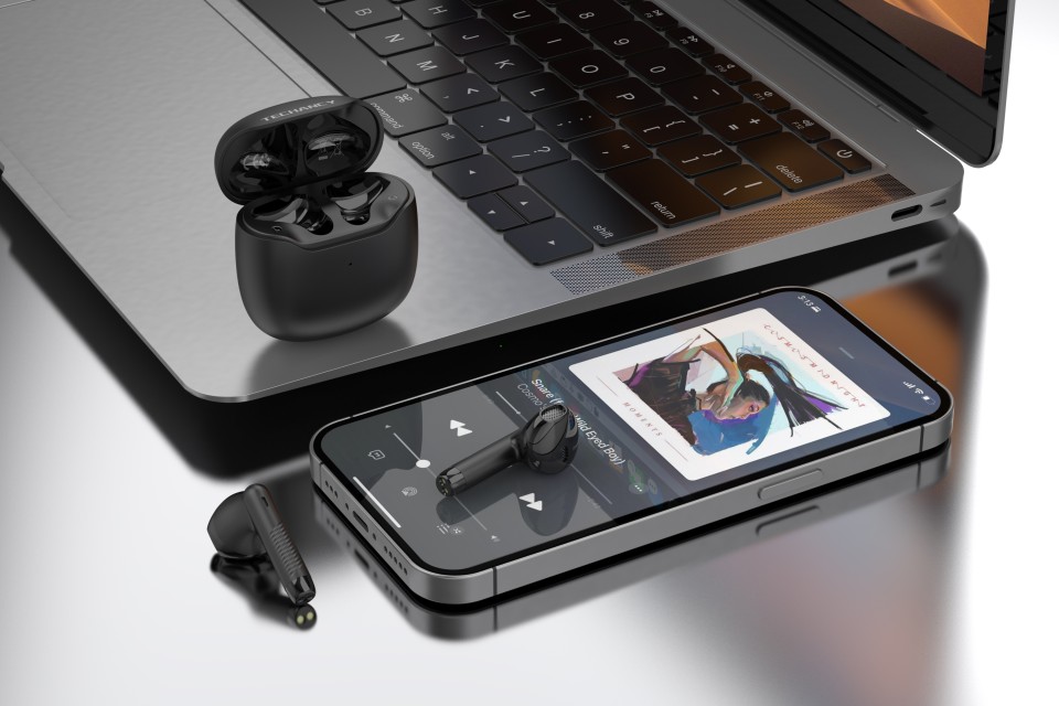 Having trouble choosing? Learn the difference between the TECHANCY KP2712 and KP2709 earphones.