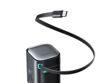 Cargador Joyroom JR-TCL02 de 65 W USB-A/USB-C GaN con cable USB-C integrado - negro
