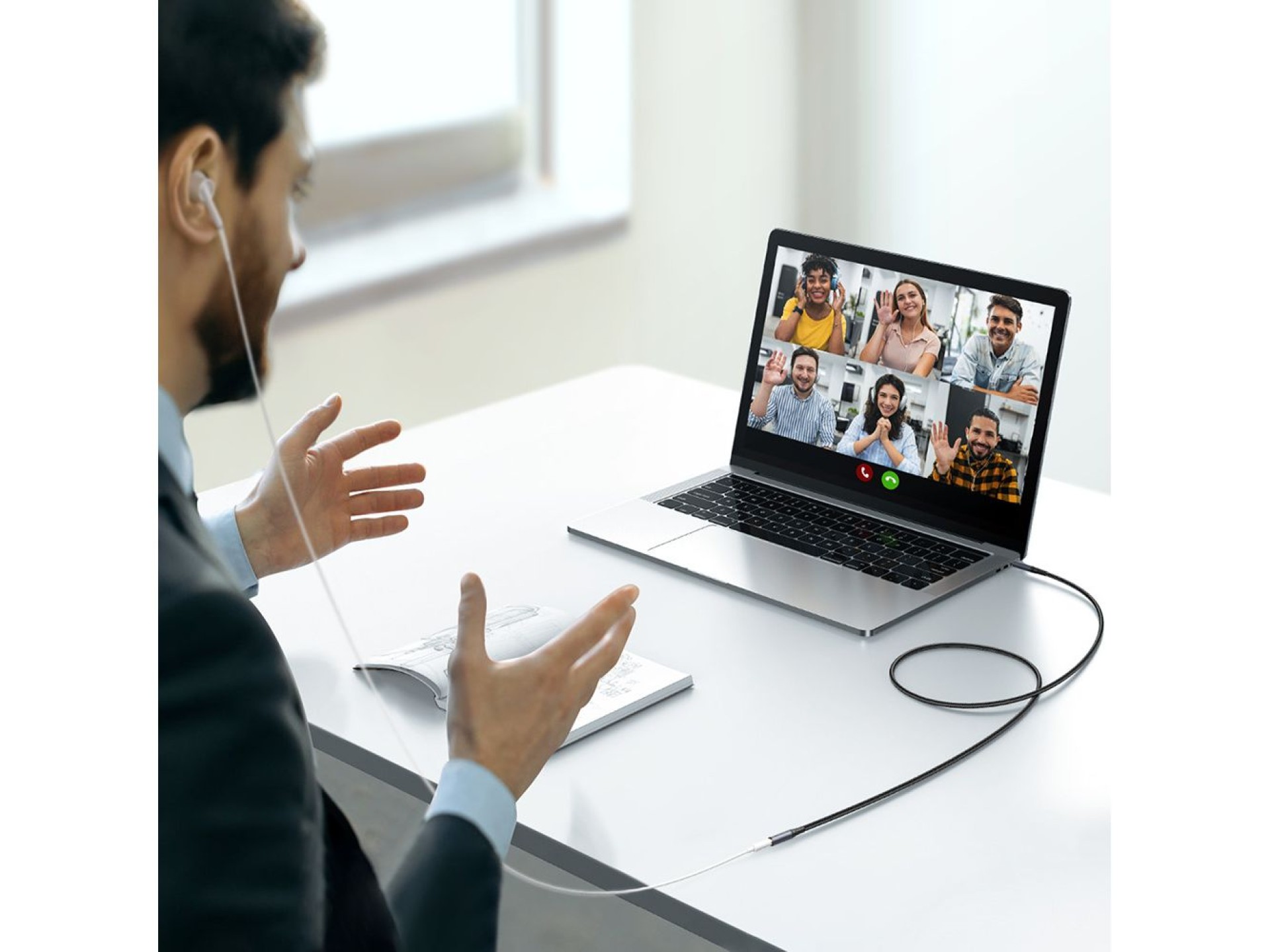 Cabo de áudio estéreo Joyroom AUX com conector mini jack de 3,5 mm (macho) para conector mini jack (