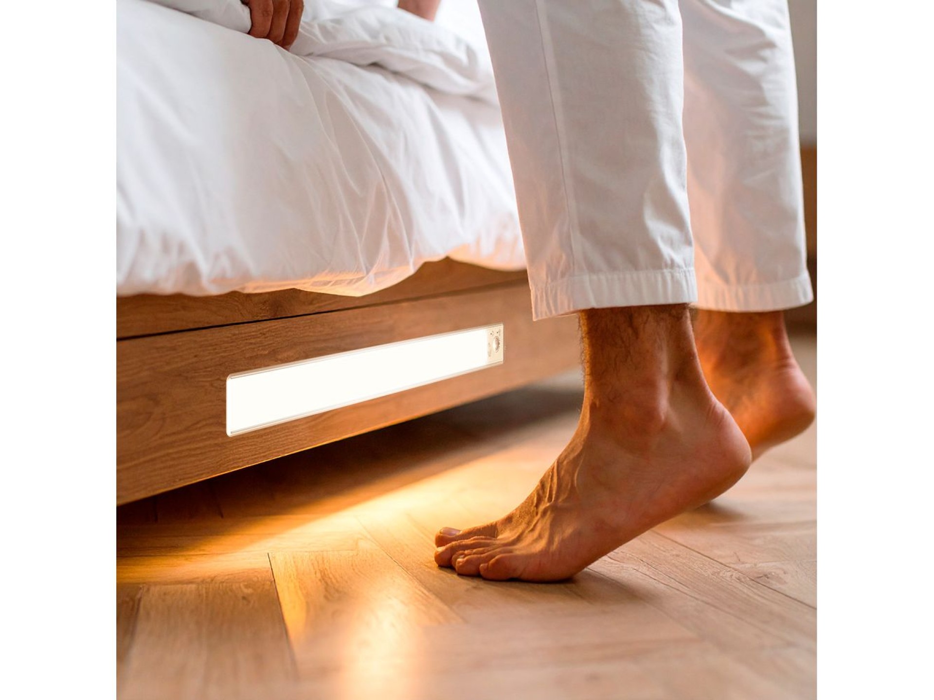 Dimmable and rechargeable led strip with sensor, magnetic, 1.5 w, 3cct, 1500 mah, 14 x 40 x 306 mm