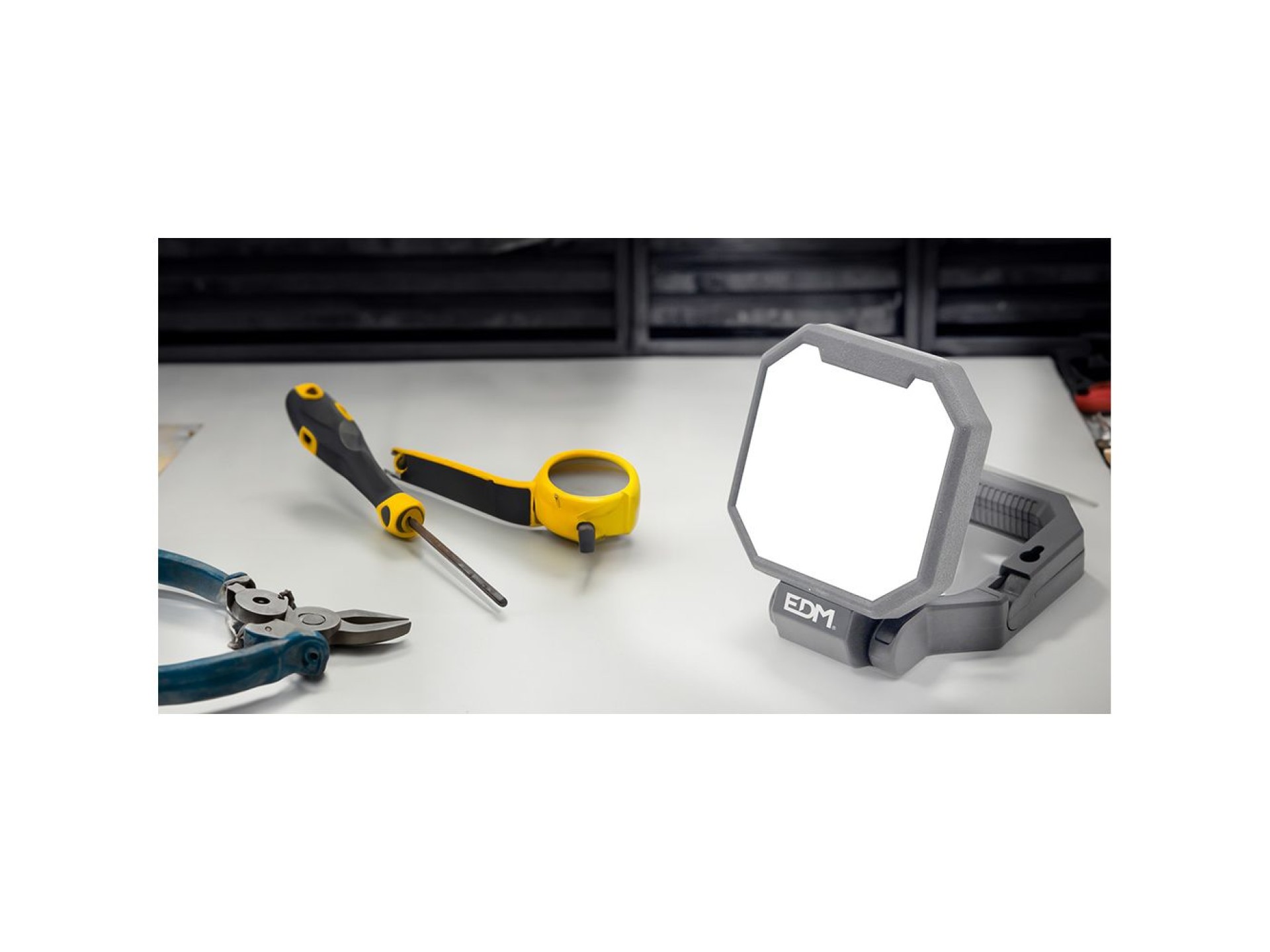 Foco led de trabajo 20w 2.000lm 3 en 1