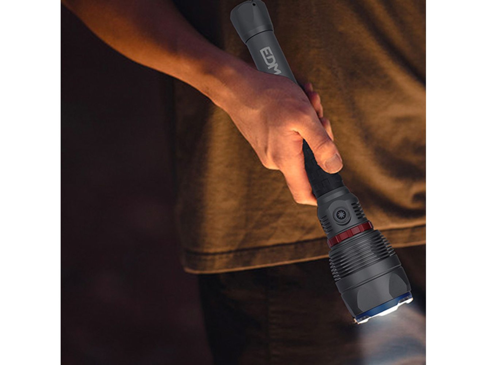 Long range led flashlight 18,000 lm