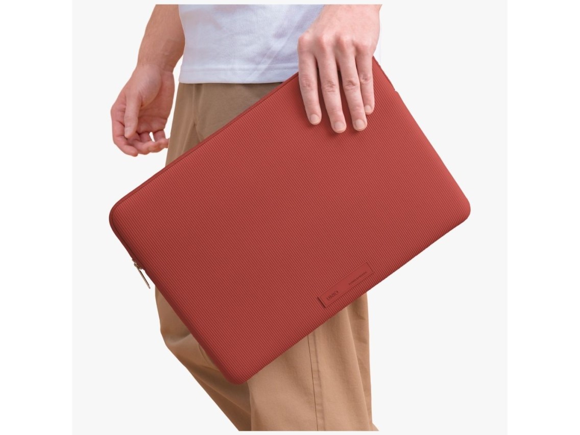 Funda para portátil Uniq Cyprus Ridge Edition de neopreno resistente al agua de 14" - roja