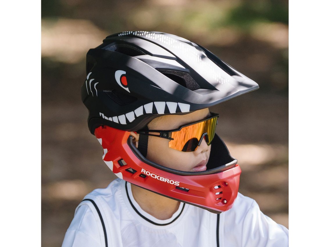 Capacete infantil para bicicleta Rockbros TT-32005 Shark com protetor de mandíbula removível, tamanh