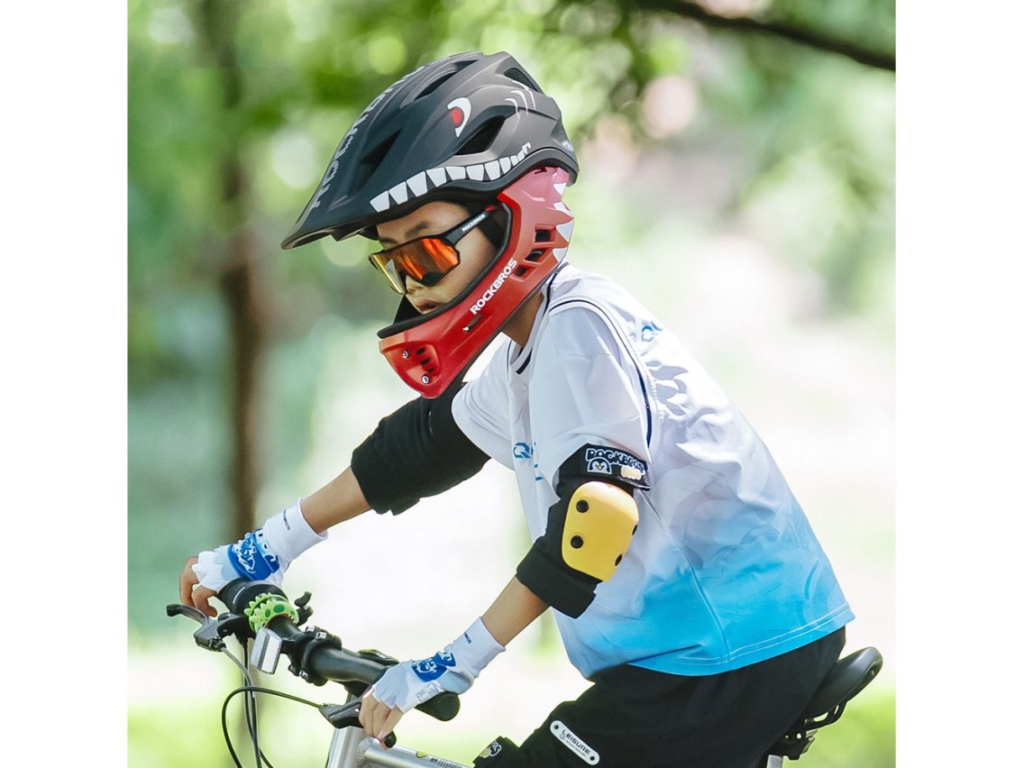 Capacete infantil para bicicleta Rockbros TT-32005 Shark com protetor de mandíbula removível, tamanh