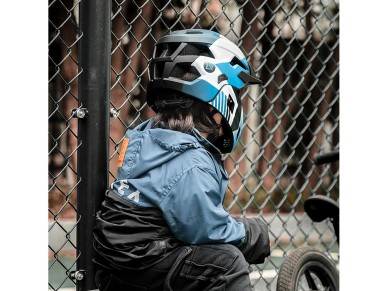 Capacete infantil para ciclismo Rockbros TS-61 10110061002 com queixeira remov�vel, tamanho M (54-57