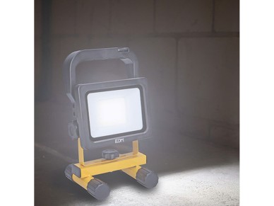 Foco led recargable 20 w 2000 lm 6500 k Foco led recargable 20 w 2000 lm 6500 k