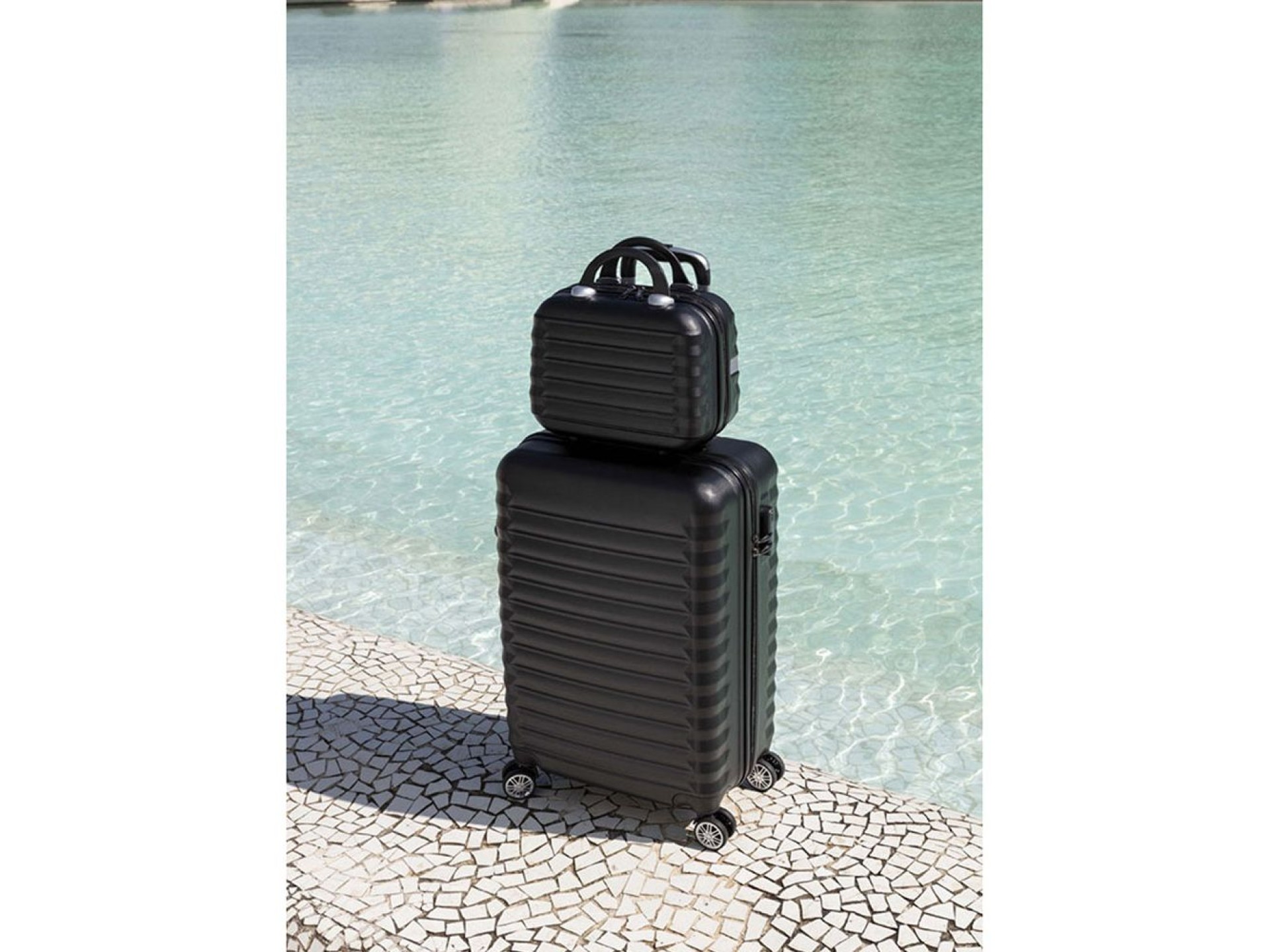 Set de maletas 3 piezas negro upfly 53cm,63c y,31cm 1200497 numada