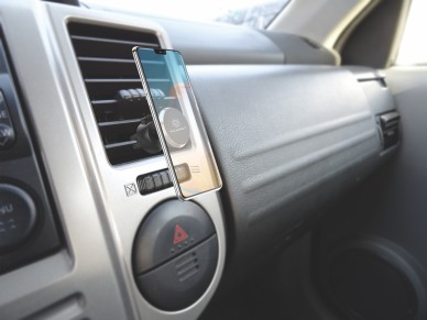 Soporte magnético para teléfono de coche Techancy Ti2195, absorbe el teléfono firmeme