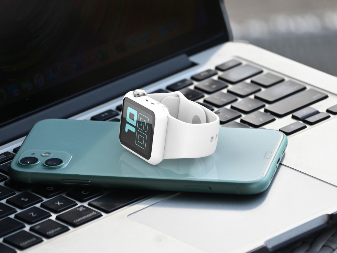 Techancy KC2115 Silicone Watch Band with Screen Protector, Compatible with Apple Watch 44mm, White