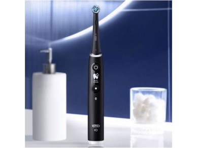 Braun Oral-B iO 6 Toothbrush / Includes 2 Replacement Brush Heads / Black
