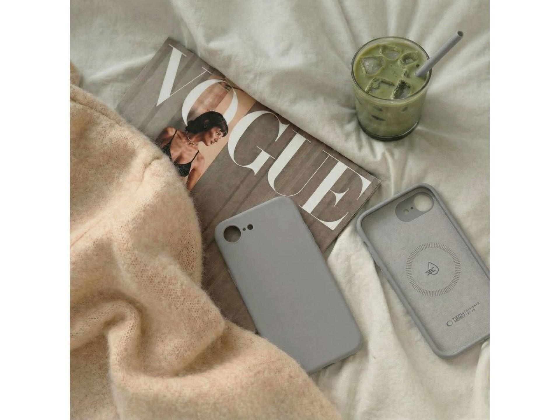 Funda de silicona MagSafe Tech-Protect para iPhone 16E/17E - Gris