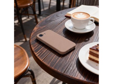Capa de silicone Tech-Protect MagSafe para iPhone 16E / 17E - Marrom