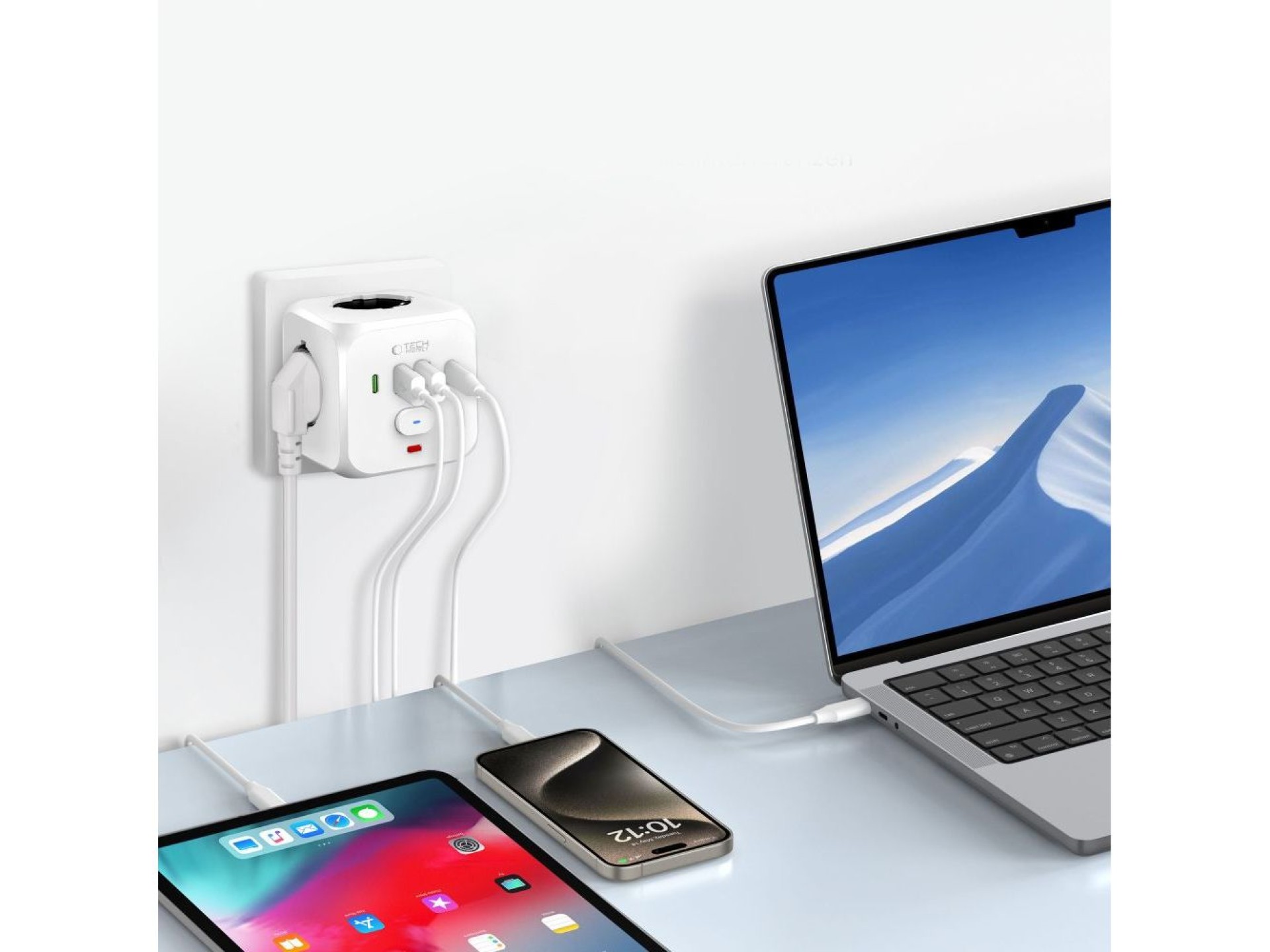 Regleta Tech-Protect PCL3x4, 2 USB-A, 2 USB-C, 3 Schuko de CA - Blanco