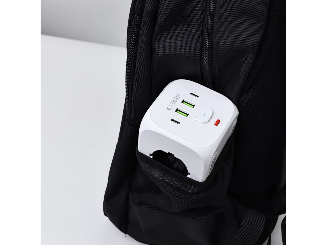 Regleta Tech-Protect PCL3x4, 2 USB-A, 2 USB-C, 3 Schuko de CA - Blanco