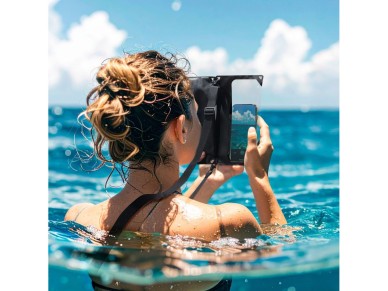 Funda impermeable para tel�fono Spigen A640 - Negra