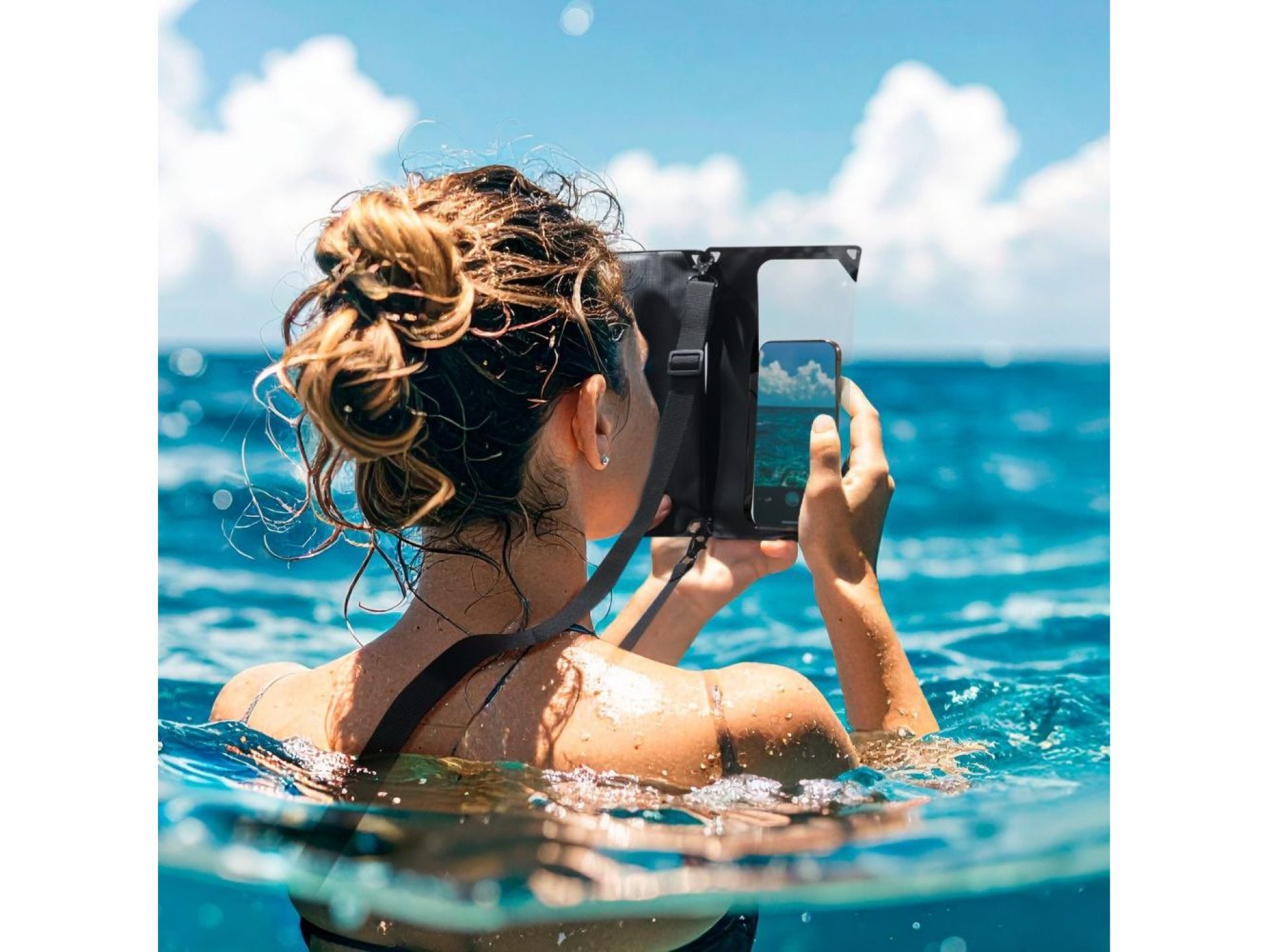 Funda impermeable para teléfono Spigen A640 - Negra