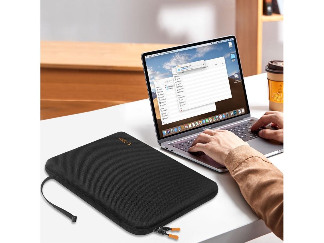 Tech-Protect Hardpouch for 15-16 Laptops - Black and Orange