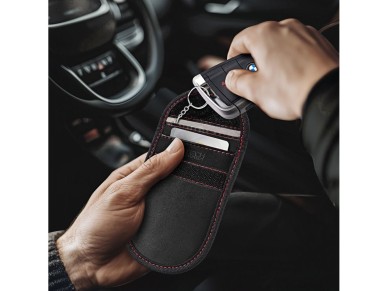 Funda Tech-Protect KLR100 con protecci�n RFID - Negra y roja