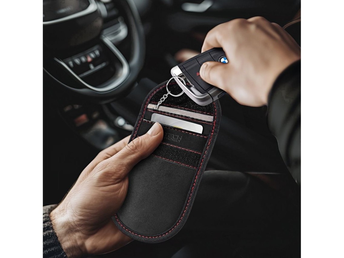 Funda Tech-Protect KLR100 con protecci�n RFID - Negra y roja