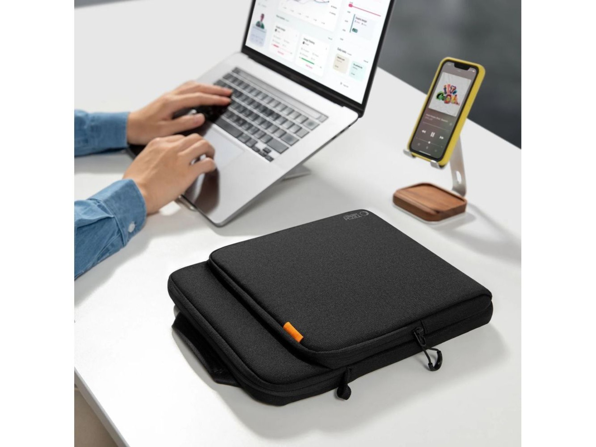 Bolsa para laptop Tech-Protect Defender VR 13-14 - Preta
