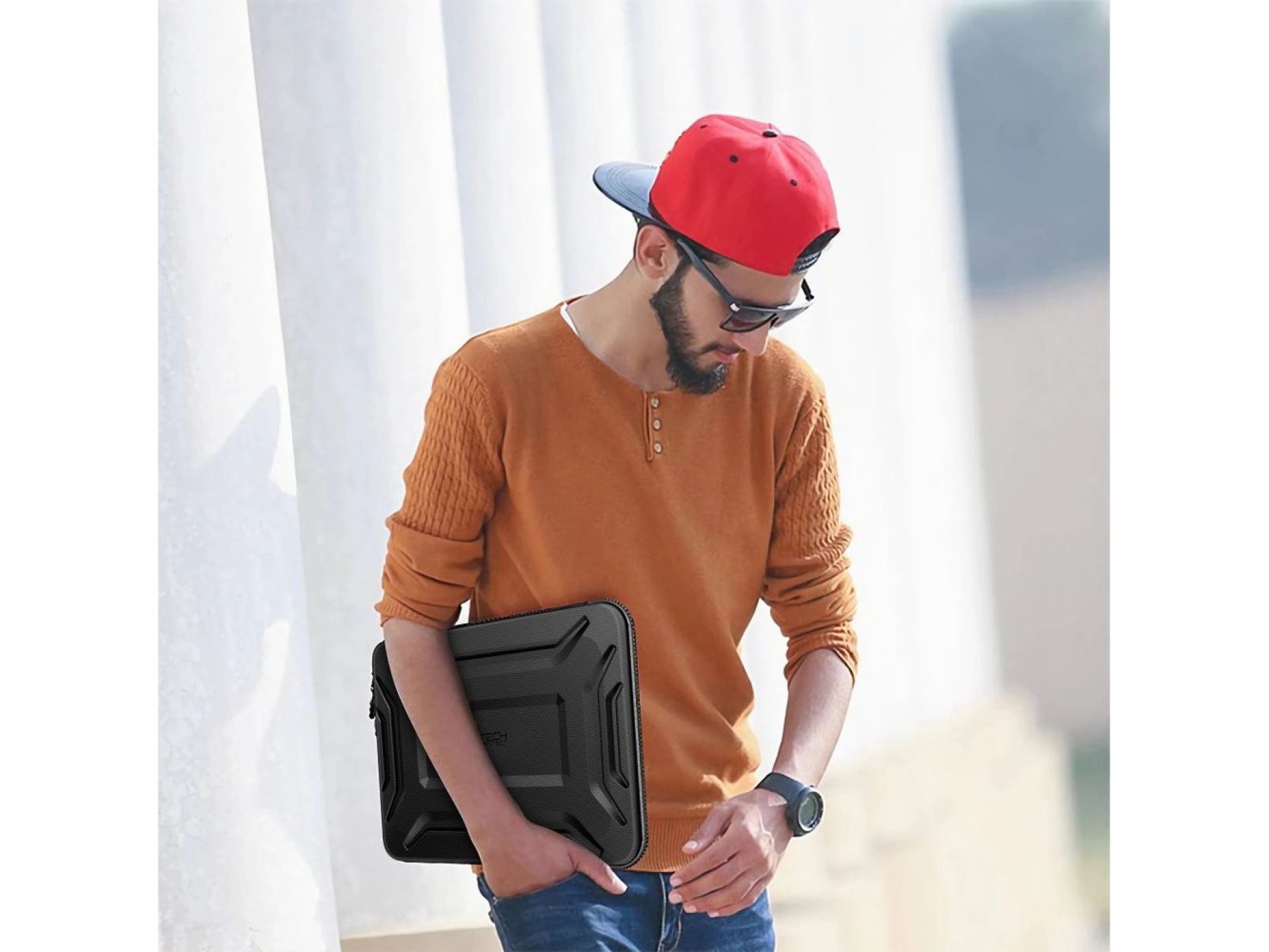 Capa para laptop Tech-Protect Kevlar Pro de 15 a 16 polegadas - Preta
