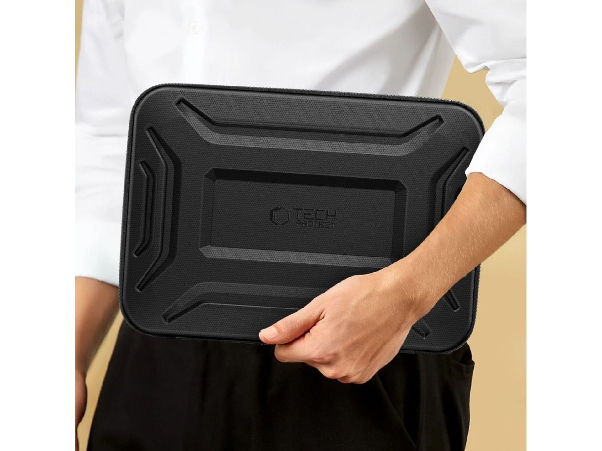 Capa para laptop Tech-Protect Kevlar Pro de 13 a 14 polegadas - Preta