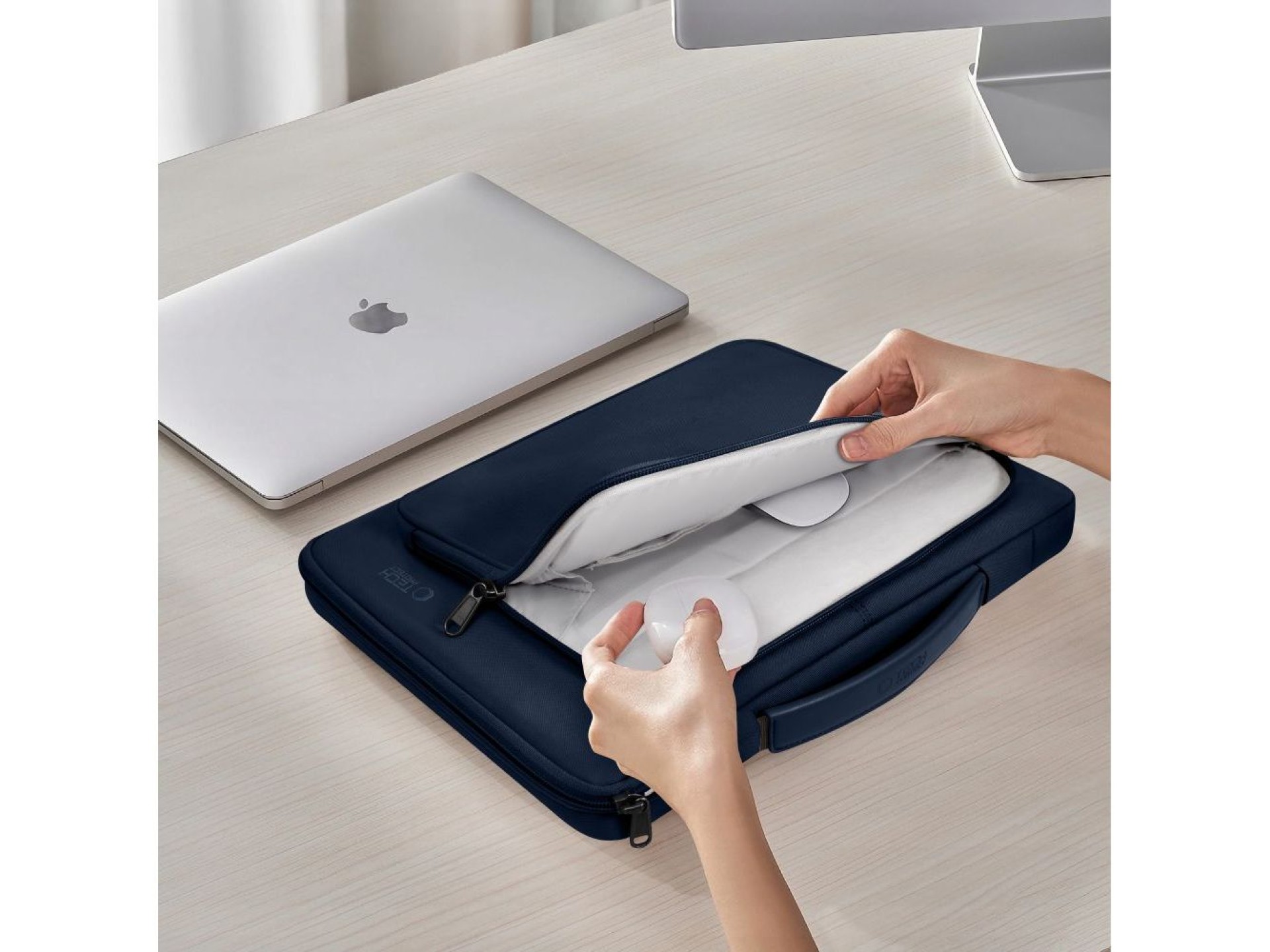 Tech-Protect Basic Bag for 13-14