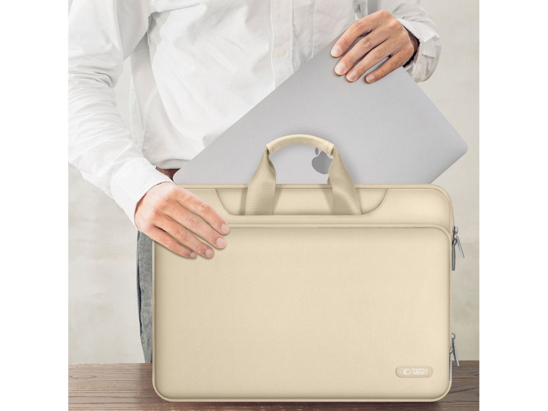Bolsa para laptop Tech-Protect Pocket de 15-16 polegadas - Bege