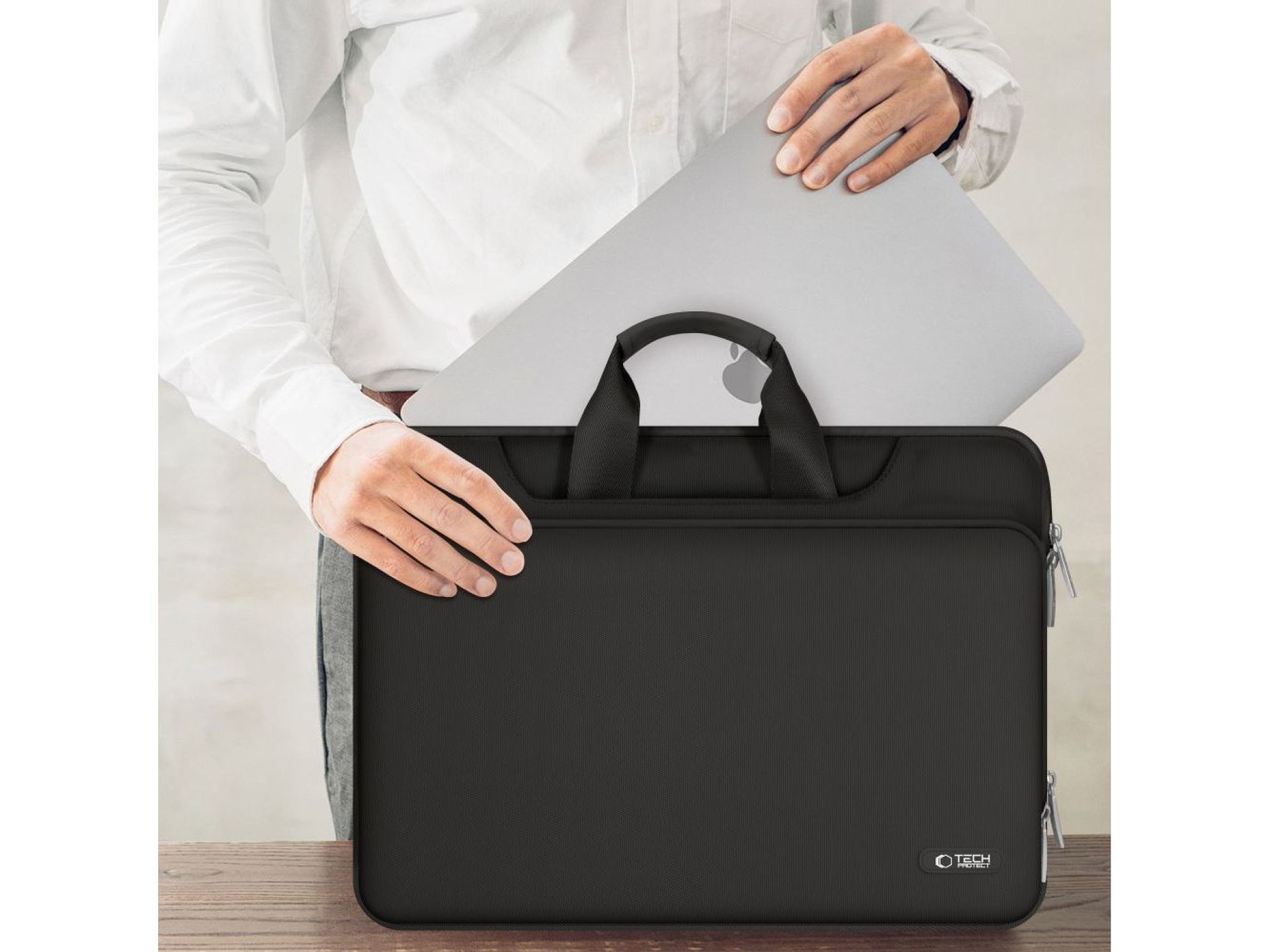Bolsa para laptop Tech-Protect Pocket de 15-16 polegadas - Preta