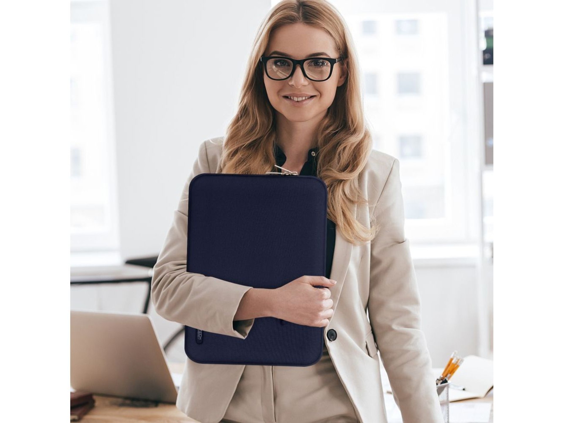 Capa protetora Tech-Protect para laptop de 13 a 14 polegadas - Azul Marinho