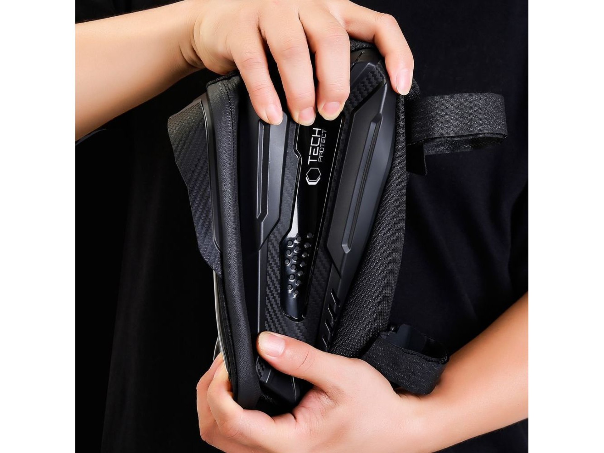 Bolsa para bicicleta Tech-Protect V2 con compartimento para teléfono de 1,2 l - Negra