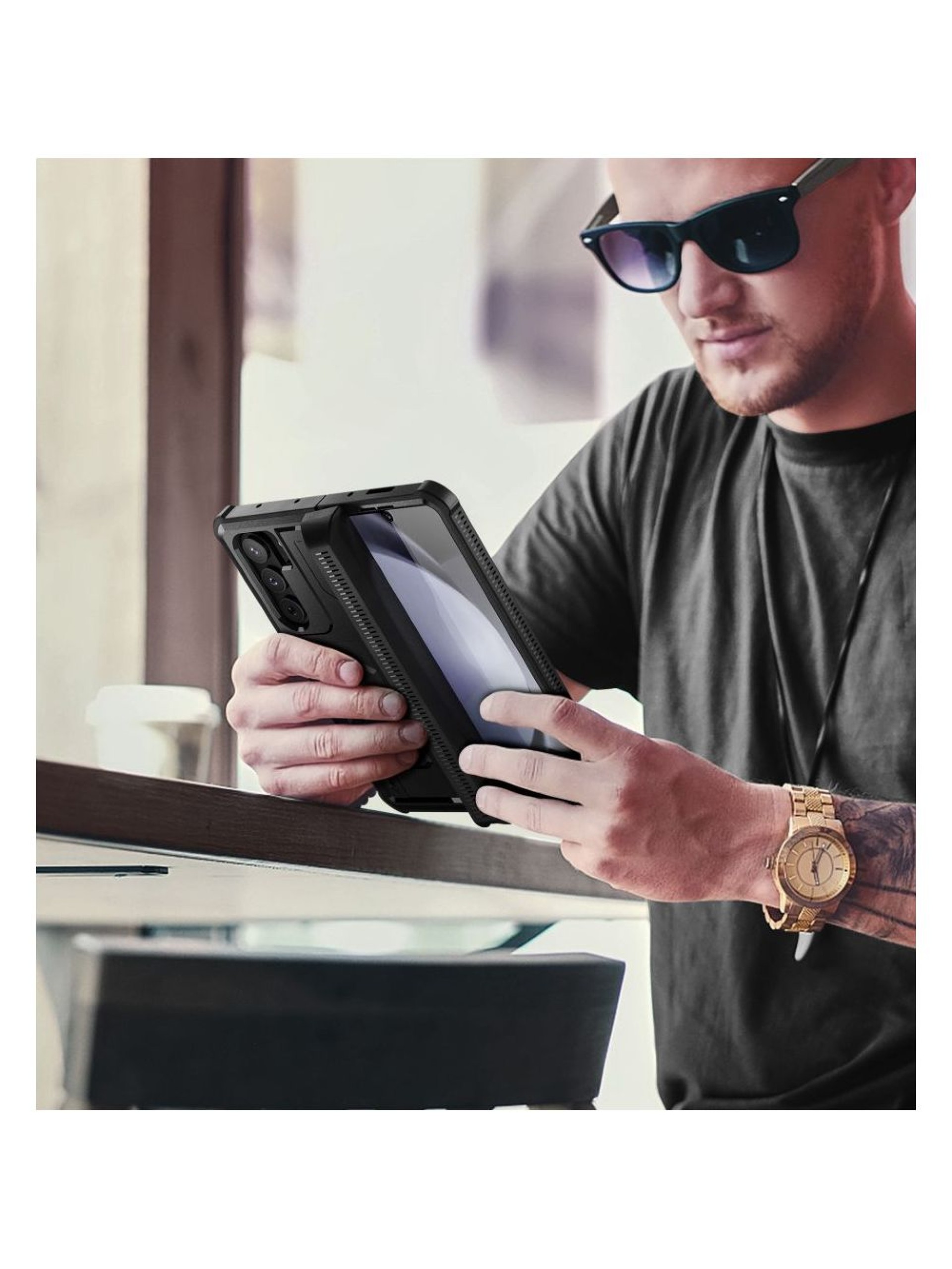 Capa Tech-Protect Kevlar Pro para Samsung Galaxy Z Fold 5 - Preta