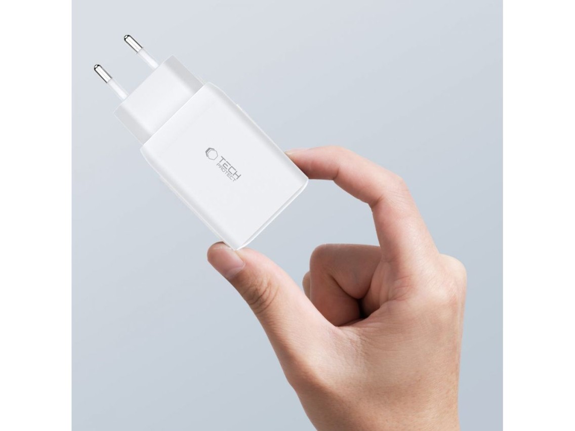 Tech-Protect C65W charger 2x USB-C PD 65W / USB-A QC 3.0 - white