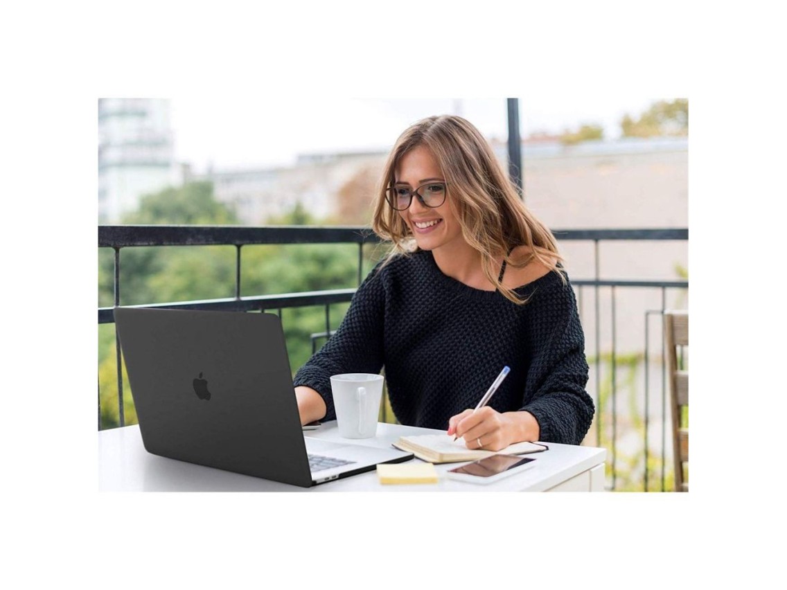 Capa Tech-Protect SmartShell para MacBook Air 13" M2 / M3 / 2022-2024 - Transparente