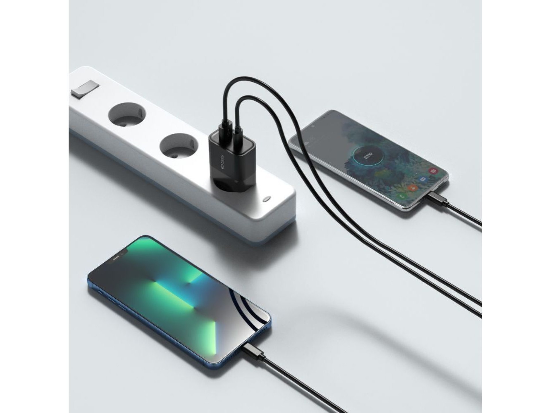 Carregador Tech-Protect C30W USB-C PD 30W / USB-A QC 3.0 - Preto
