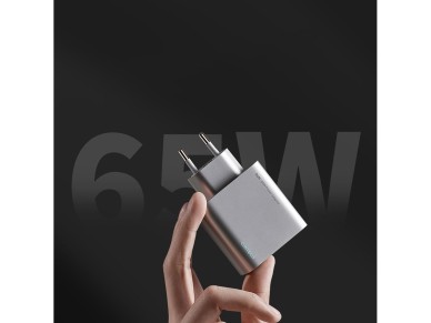 Cargador de pared Cuktech de 65 W GaN con 2 puertos USB-C y 1 puerto USB-A - Gris