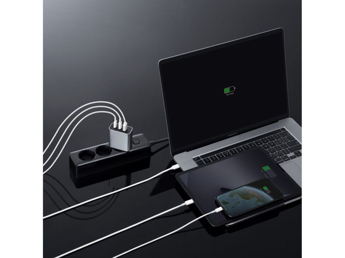 Cargador de pared Cuktech de 65 W GaN con 2 puertos USB-C y 1 puerto USB-A - Gris