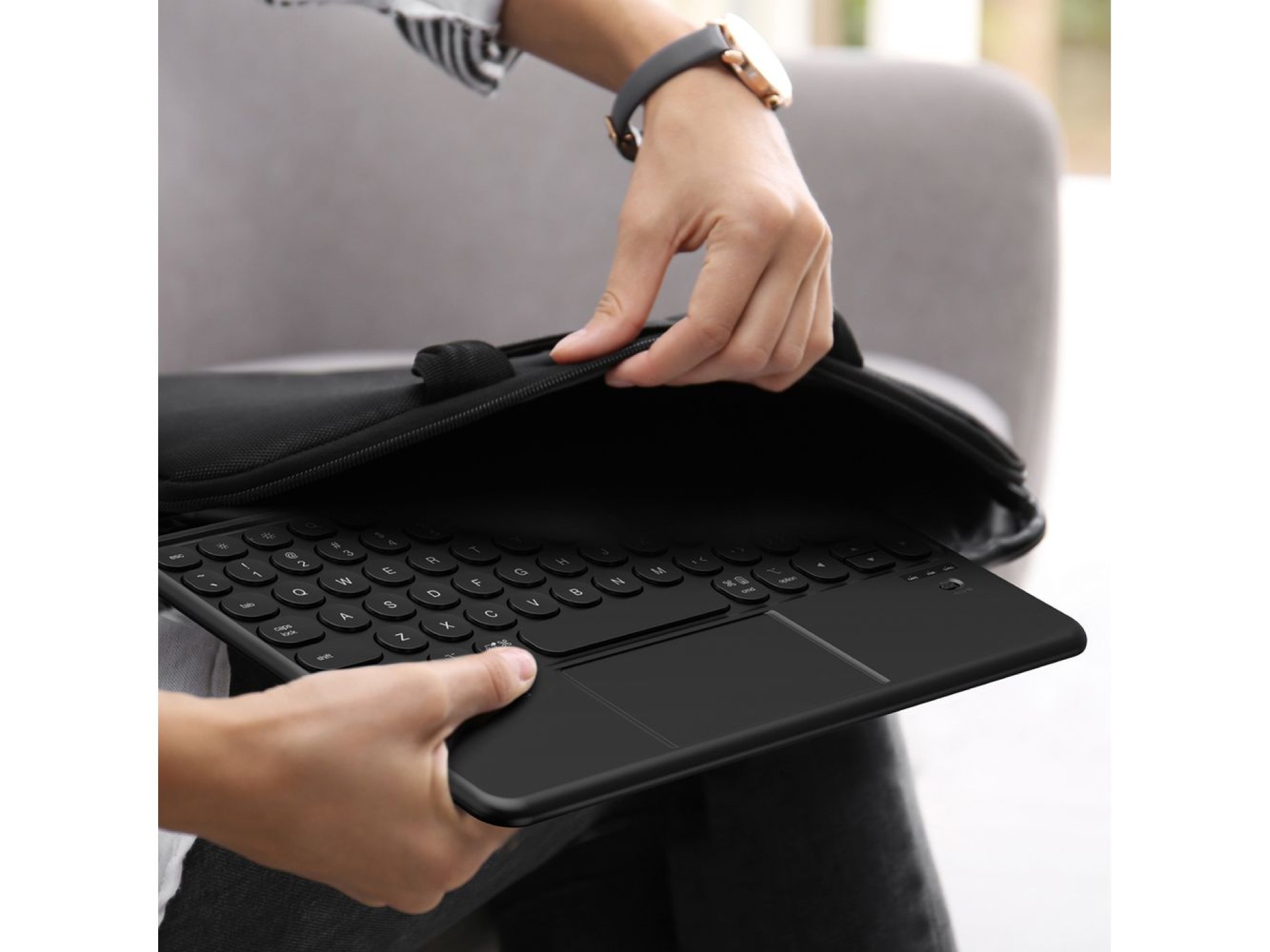 Funda AmazingThing Minimal Case Keylite Combo Keyboard para iPad de 11