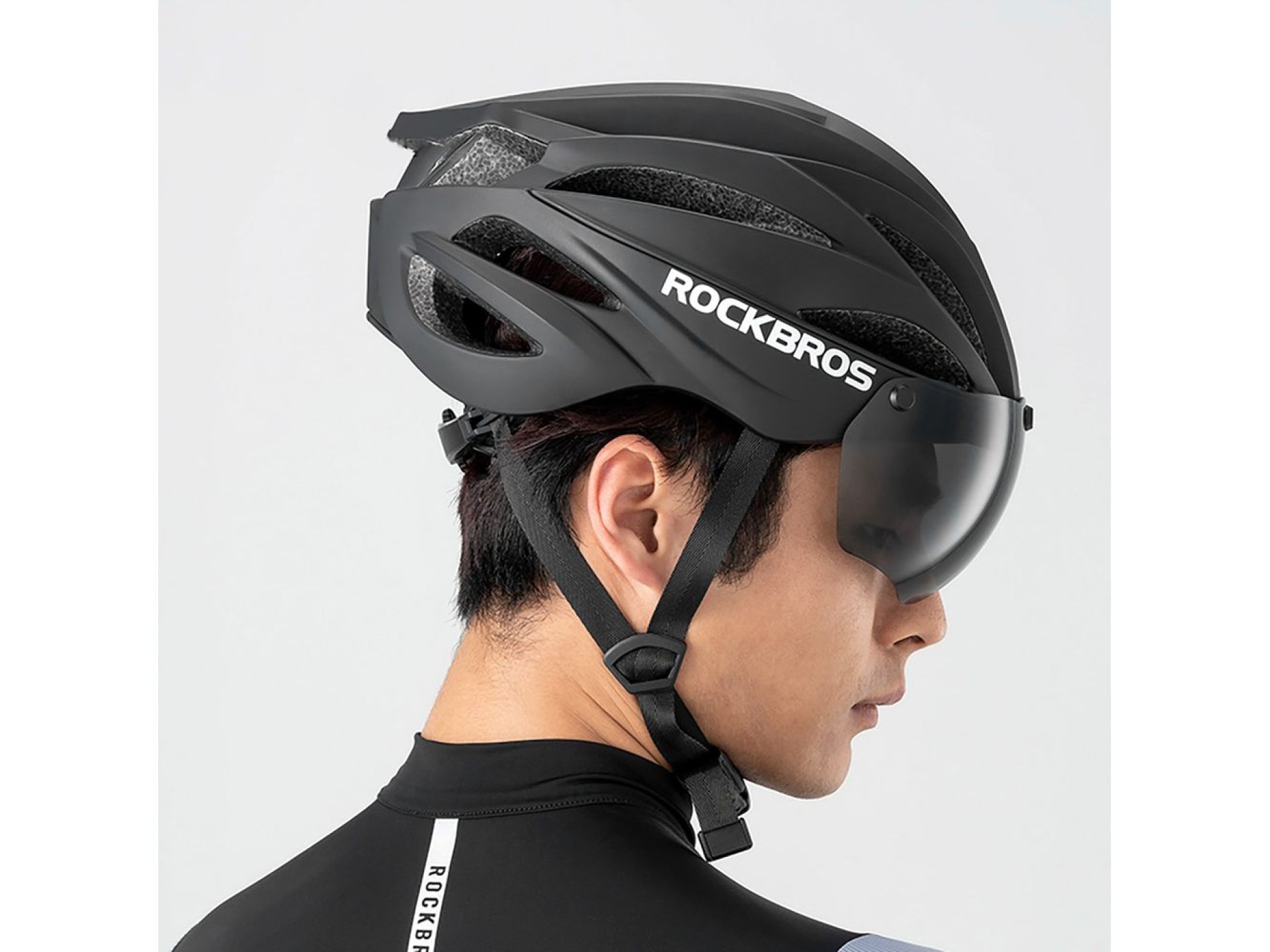 Rockbros Bike Helmet with Visor, Detachable UV Protective Goggles, Unisex - Black