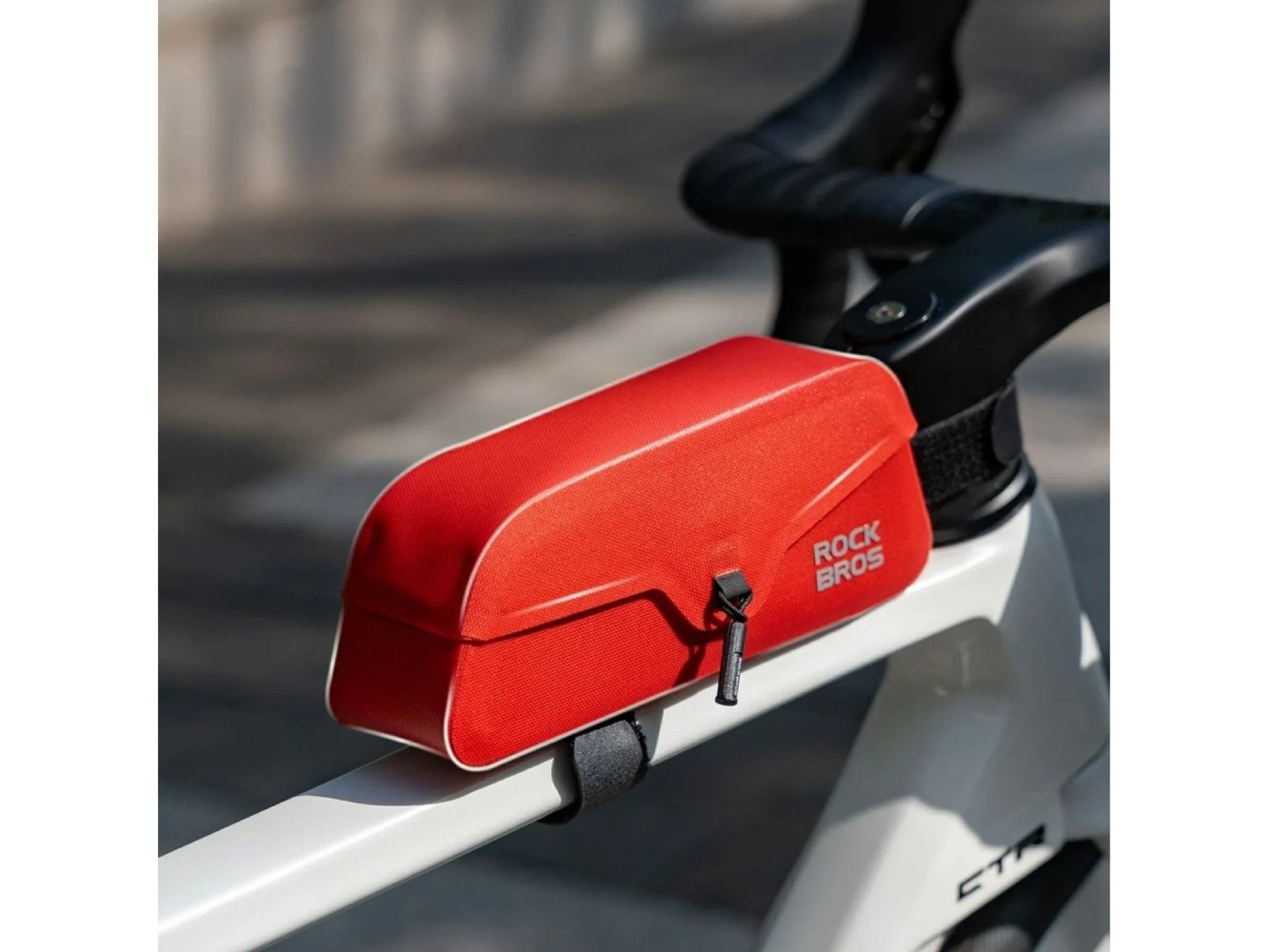 Bolsa impermeable para cuadro de bicicleta Rockbros 30120122004 con cierre magnético, 0,9 L - Roja